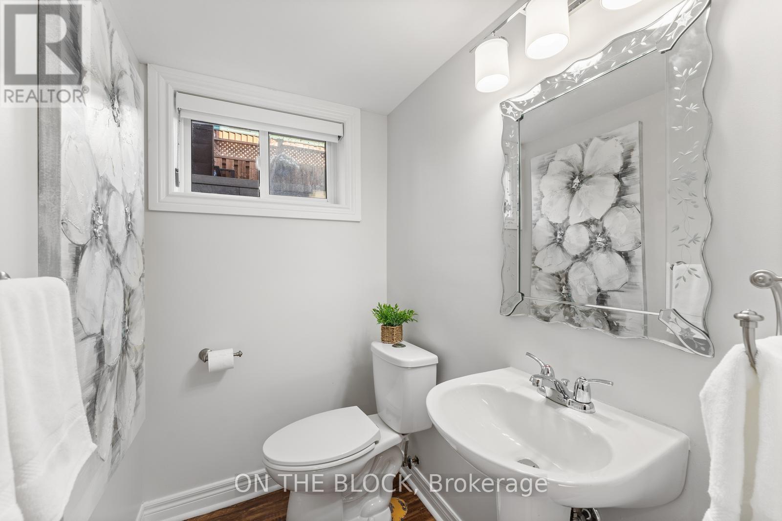 38 Lamont Avenue, Toronto, Ontario  M9N 2K3 - Photo 25 - W12469911