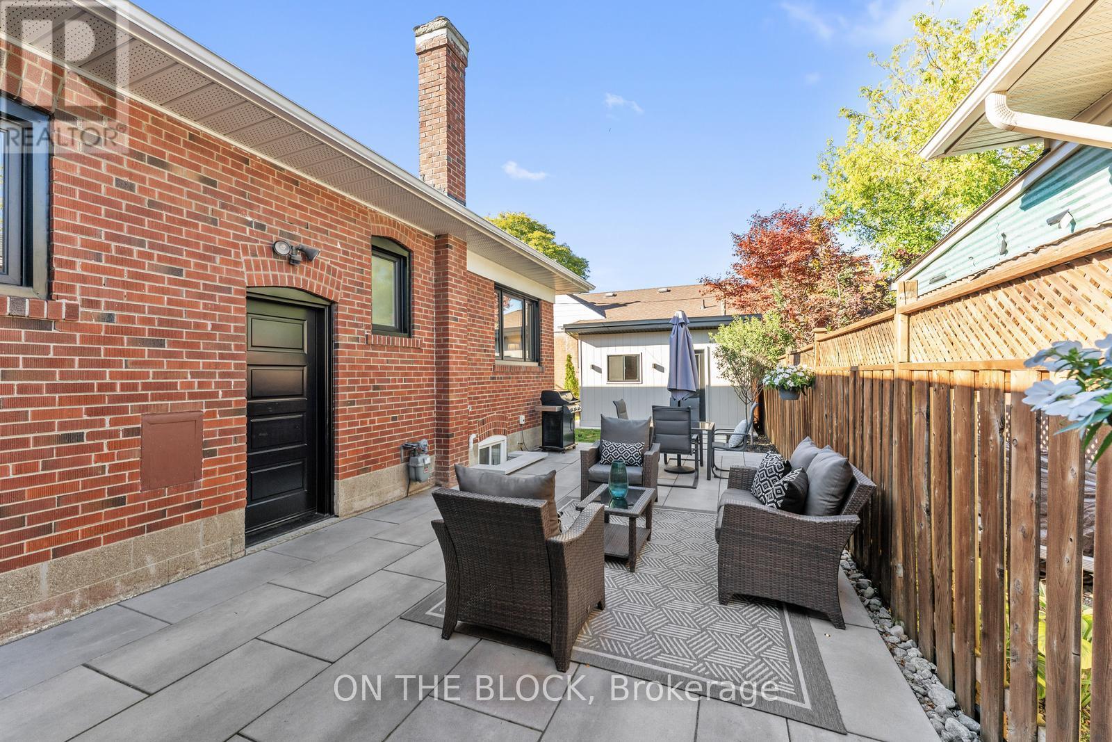 38 Lamont Avenue, Toronto, Ontario  M9N 2K3 - Photo 27 - W12469911