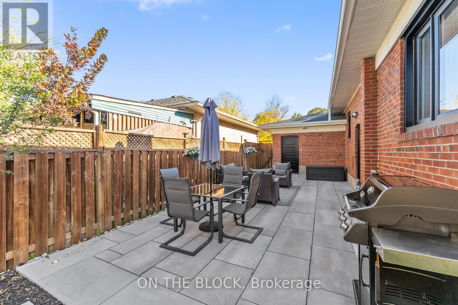 38 Lamont Avenue, Toronto, Ontario  M9N 2K3 - Photo 28 - W12469911