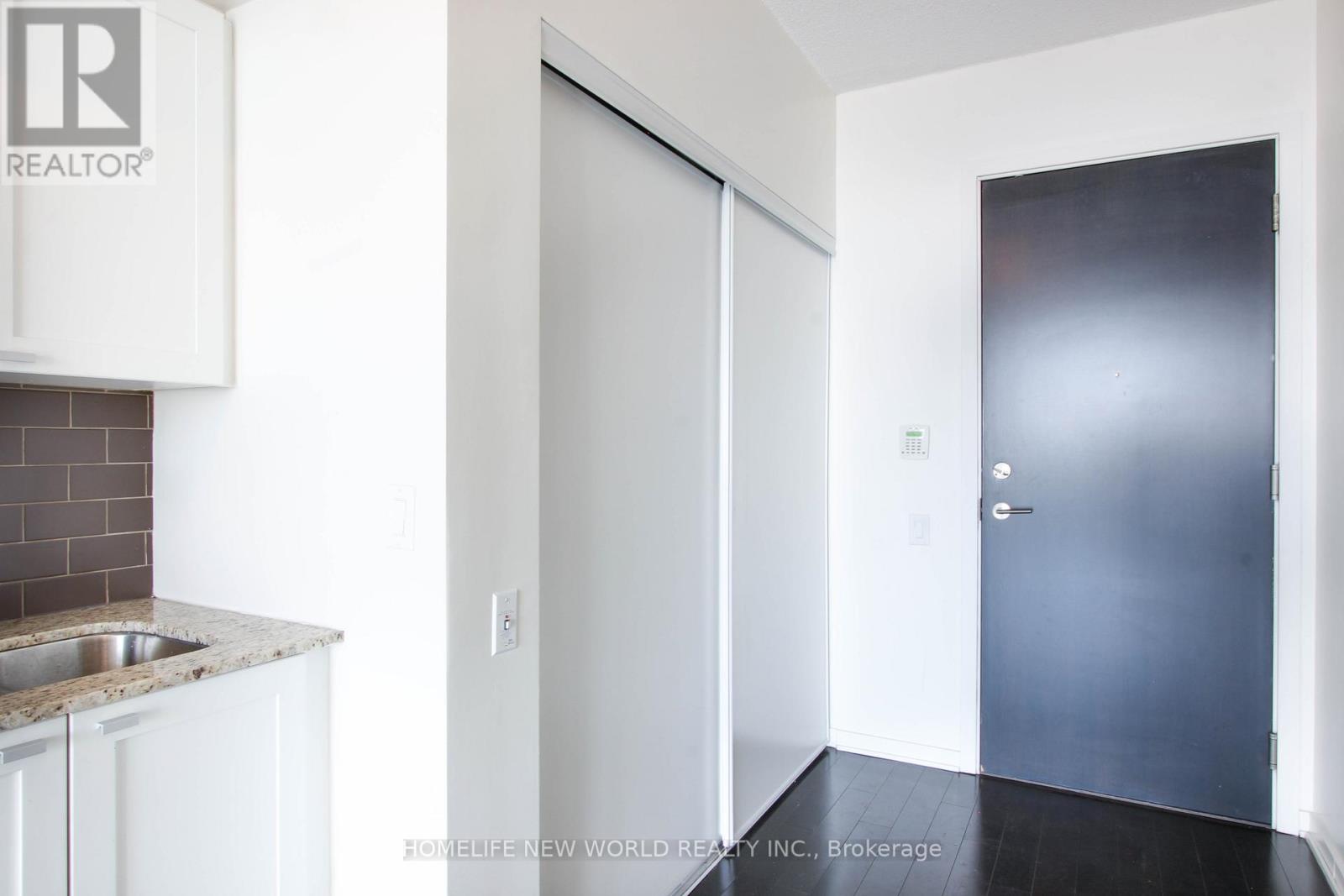 3309 - 105 The Queens Way, Toronto, Ontario  M6S 5B5 - Photo 4 - W12469916