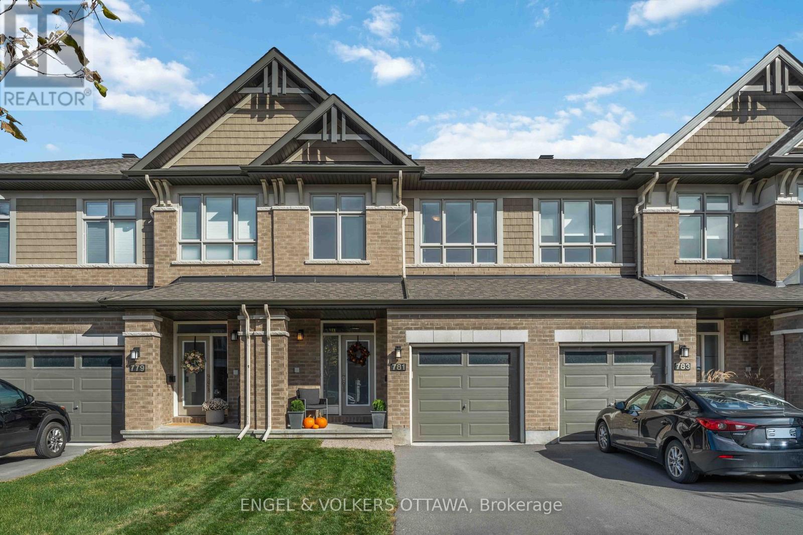 781 CAIRN CRESCENT, Ottawa, Ontario