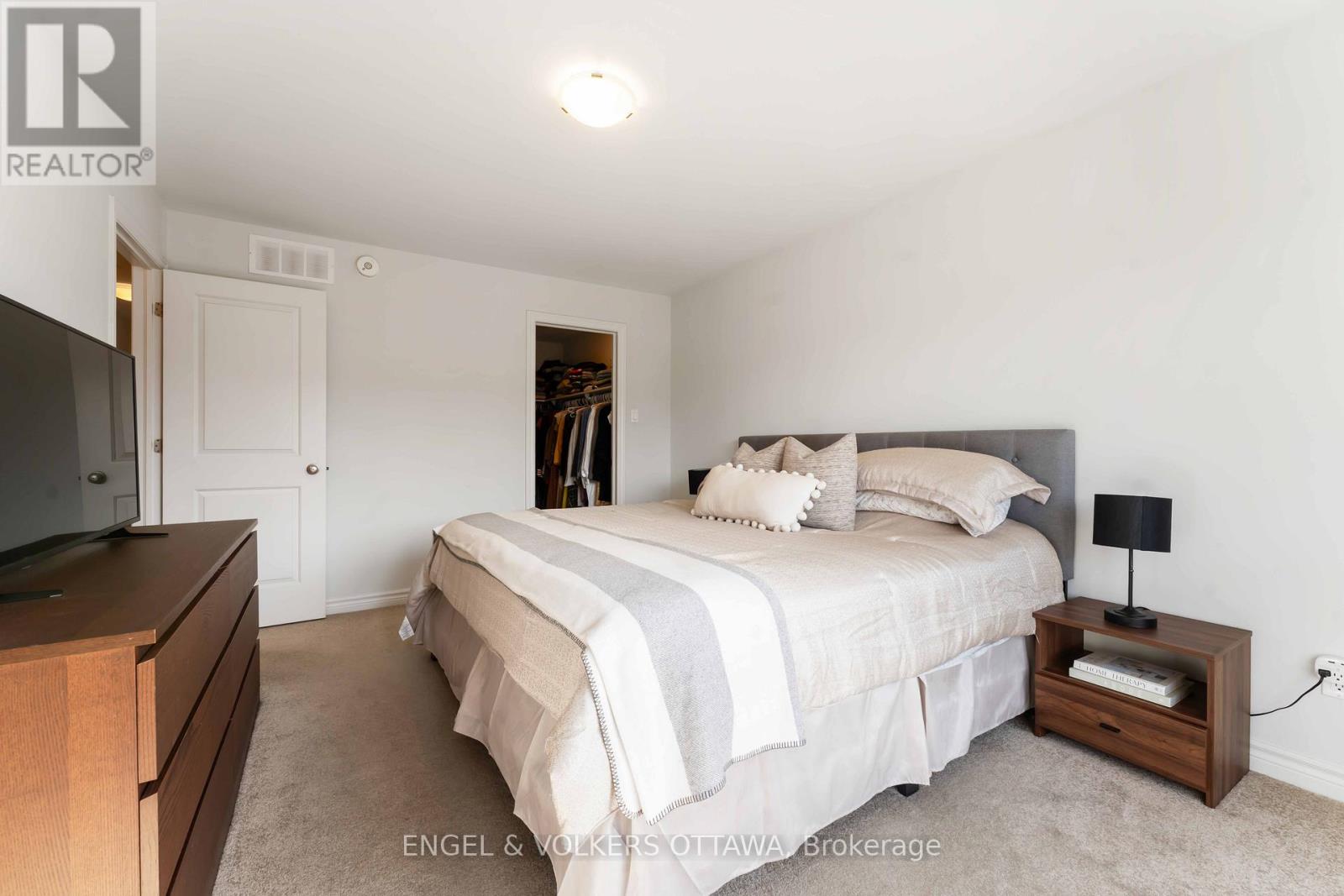 781 Cairn Crescent, Ottawa, Ontario  K1W 0P7 - Photo 21 - X12469964