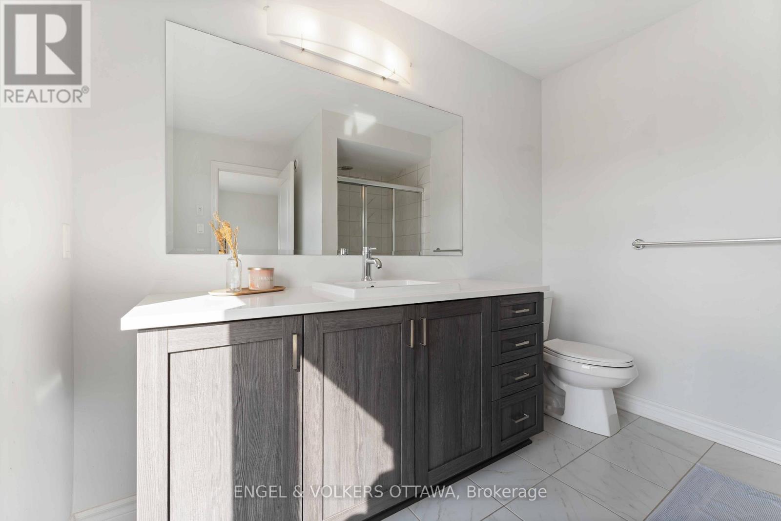 781 Cairn Crescent, Ottawa, Ontario  K1W 0P7 - Photo 24 - X12469964