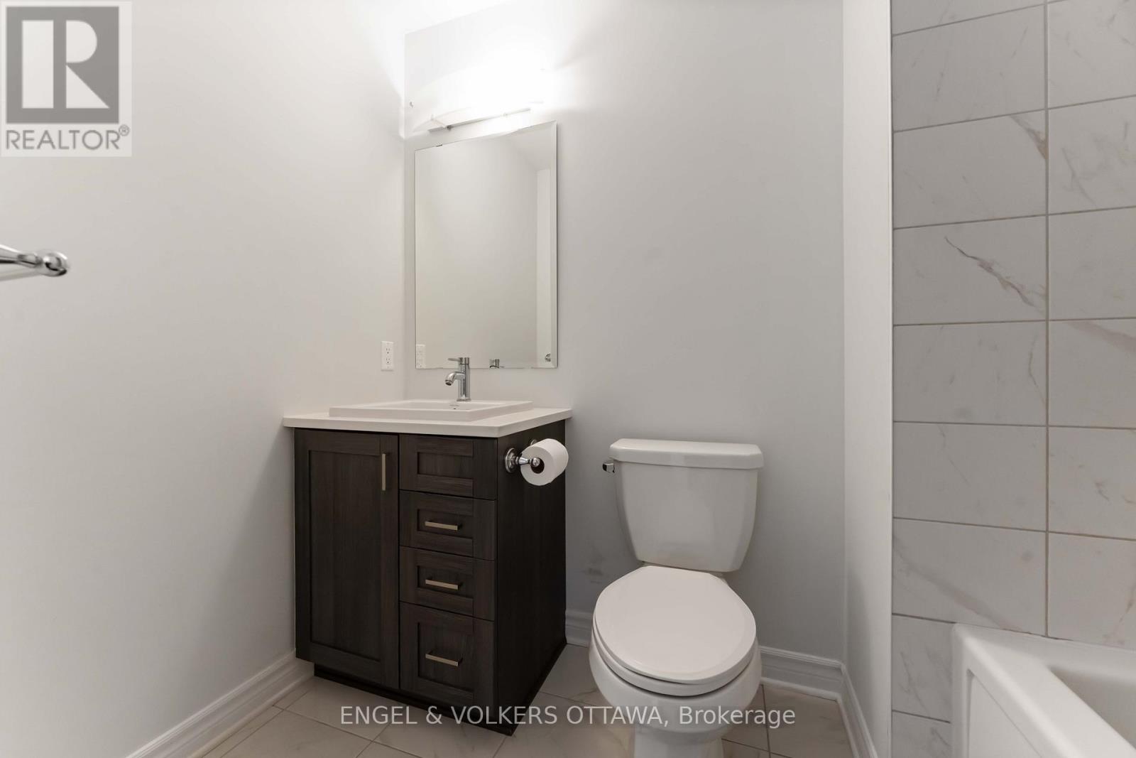 781 Cairn Crescent, Ottawa, Ontario  K1W 0P7 - Photo 31 - X12469964