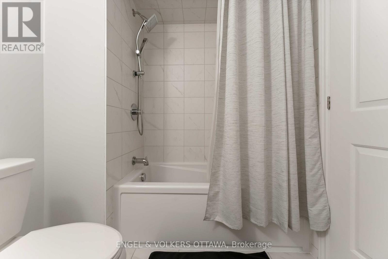 781 Cairn Crescent, Ottawa, Ontario  K1W 0P7 - Photo 32 - X12469964