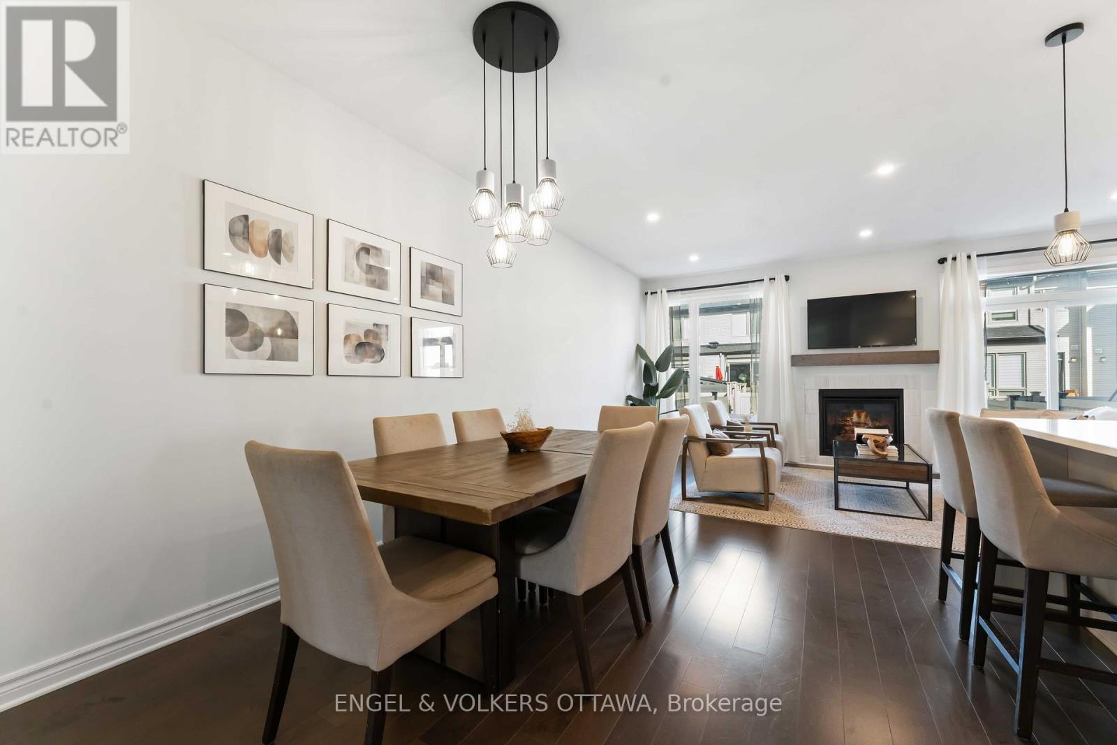 781 Cairn Crescent, Ottawa, Ontario  K1W 0P7 - Photo 5 - X12469964
