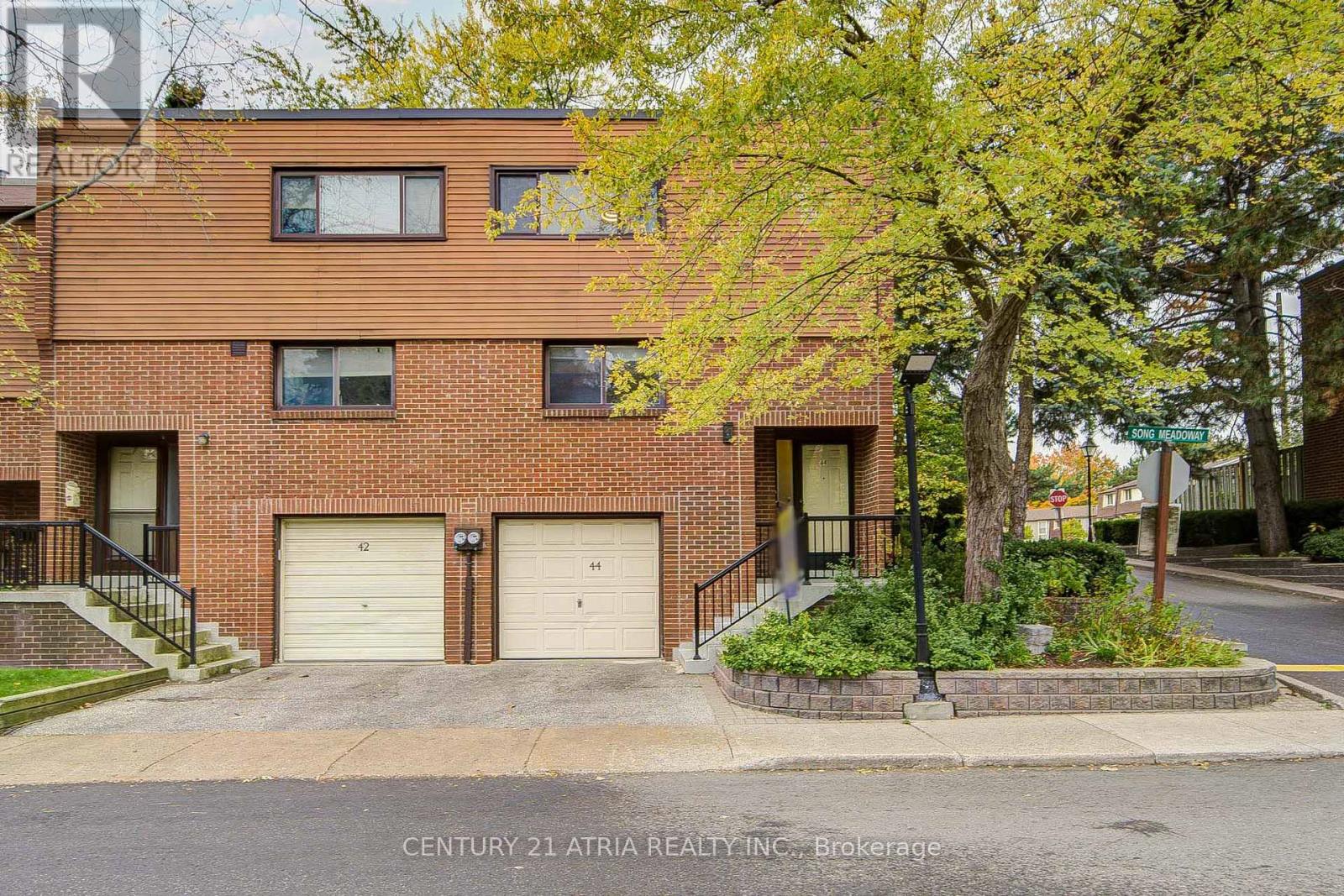 44 SONG MEADOWAY, Toronto, Ontario