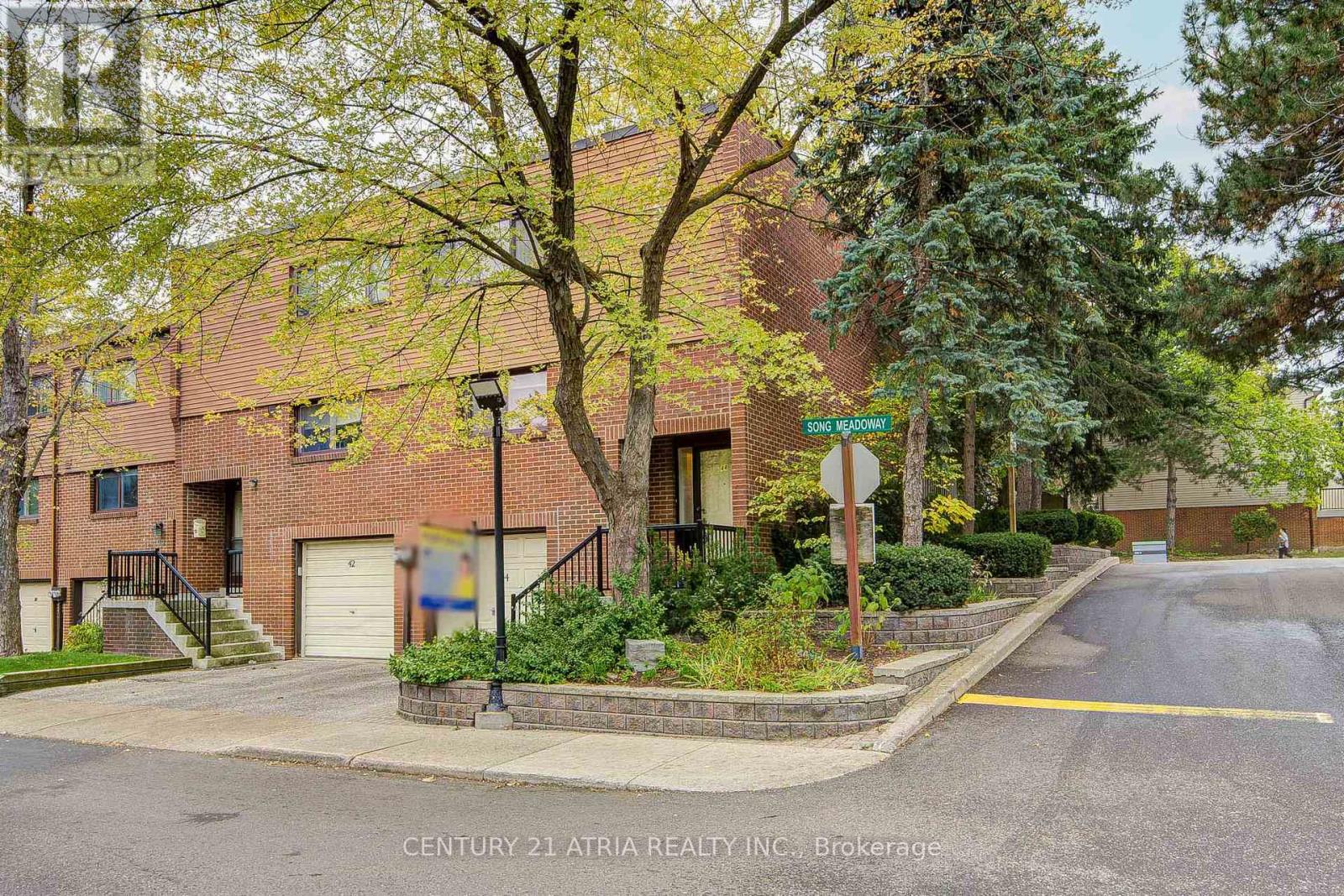 44 Song Meadoway, Toronto, Ontario  M2H 2T7 - Photo 2 - C12469534