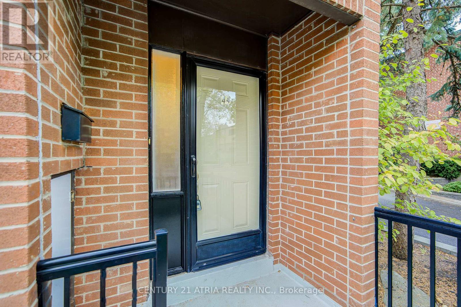 44 Song Meadoway, Toronto, Ontario  M2H 2T7 - Photo 4 - C12469534