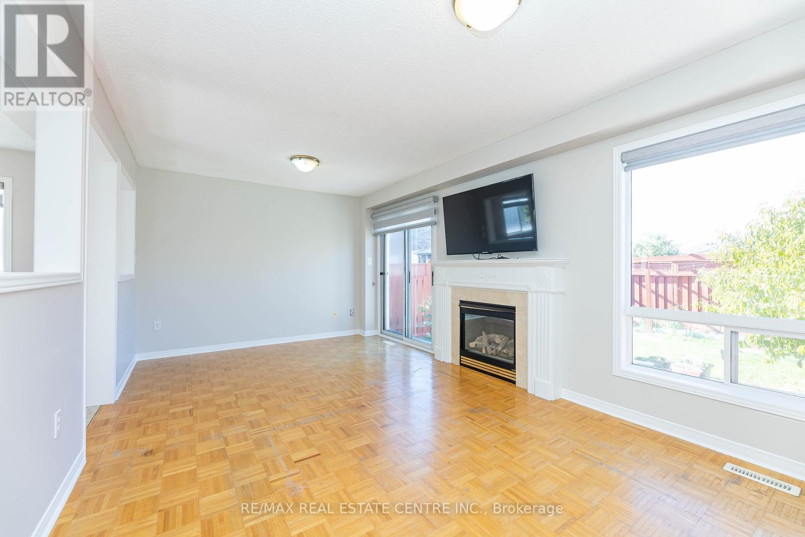 48 Zia Dodda Crescent, Brampton, Ontario  L6P 1J5 - Photo 21 - W12468803