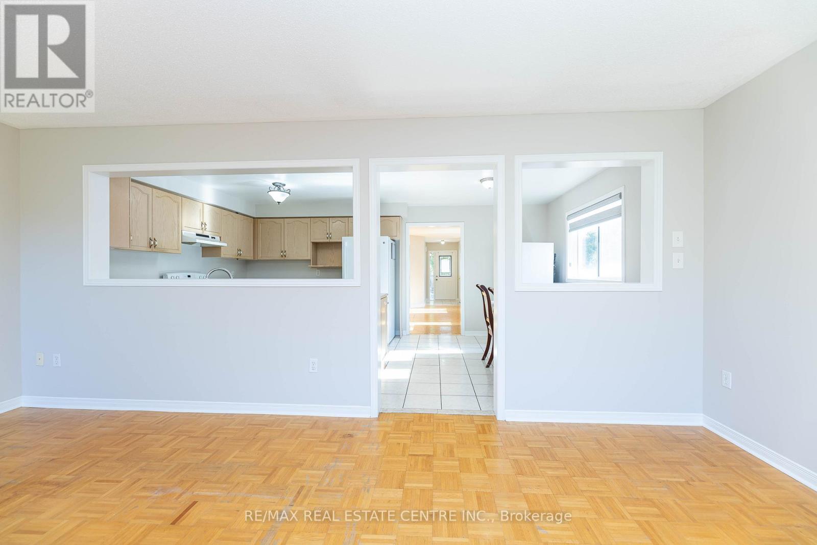 48 Zia Dodda Crescent, Brampton, Ontario  L6P 1J5 - Photo 8 - W12468803
