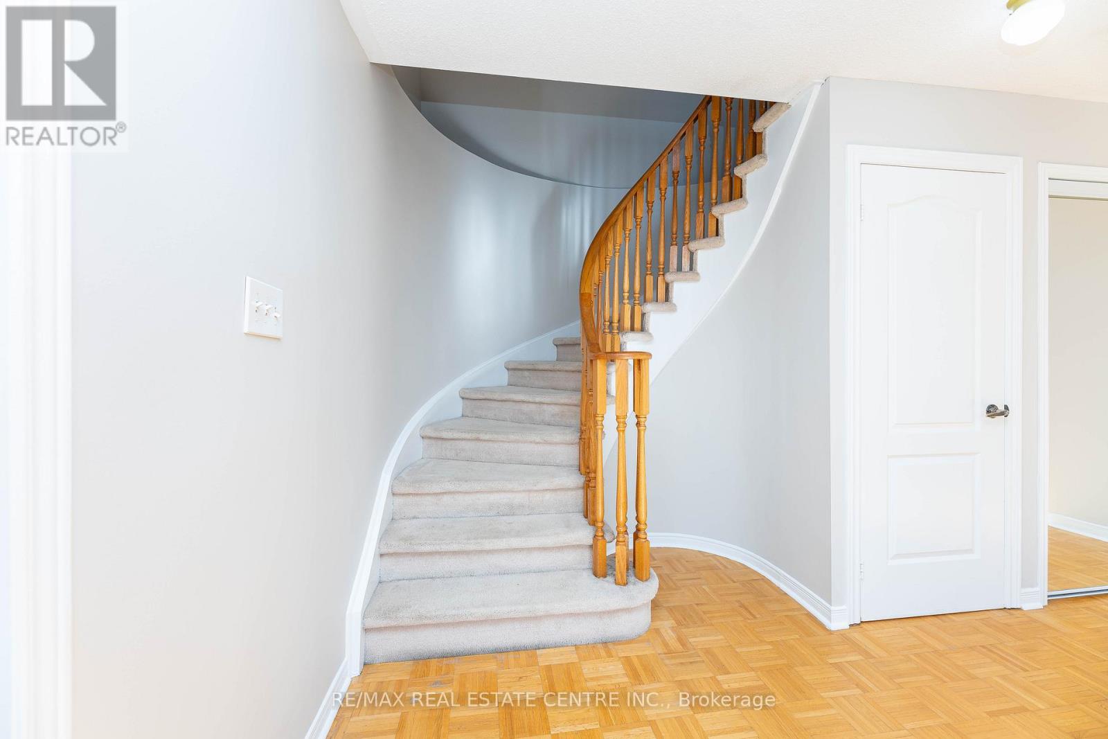 48 Zia Dodda Crescent, Brampton, Ontario  L6P 1J5 - Photo 11 - W12468803