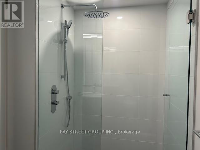 225 - 1720 Bayview Avenue, Toronto, Ontario  M4G 3C4 - Photo 9 - C12469956