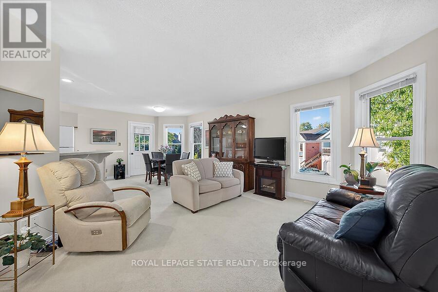 301 - 1210 Thorpe Road, Burlington, Ontario  L7S 2G7 - Photo 12 - W12462912