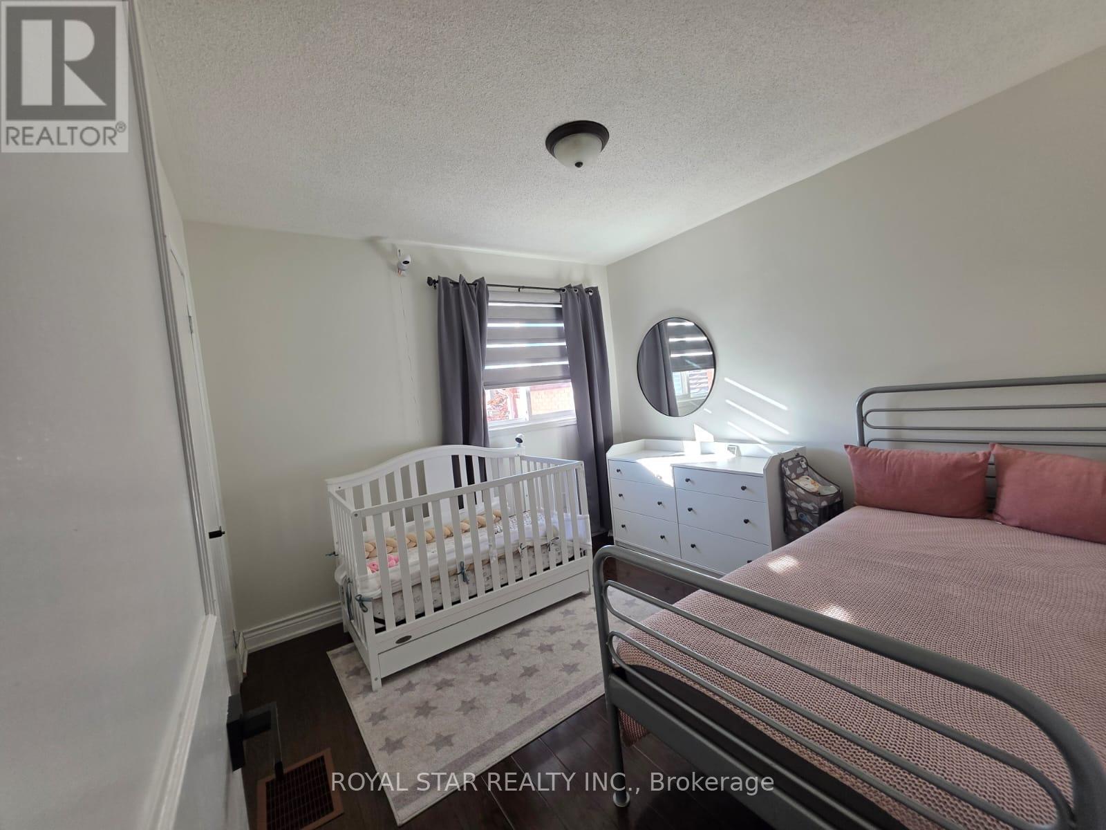 6 Merganser Crescent, Brampton, Ontario  L6W 4E8 - Photo 15 - W12457678