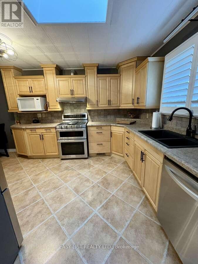 767 Reaume Drive, Lakeshore, Ontario  N0P 2L0 - Photo 10 - X12458642