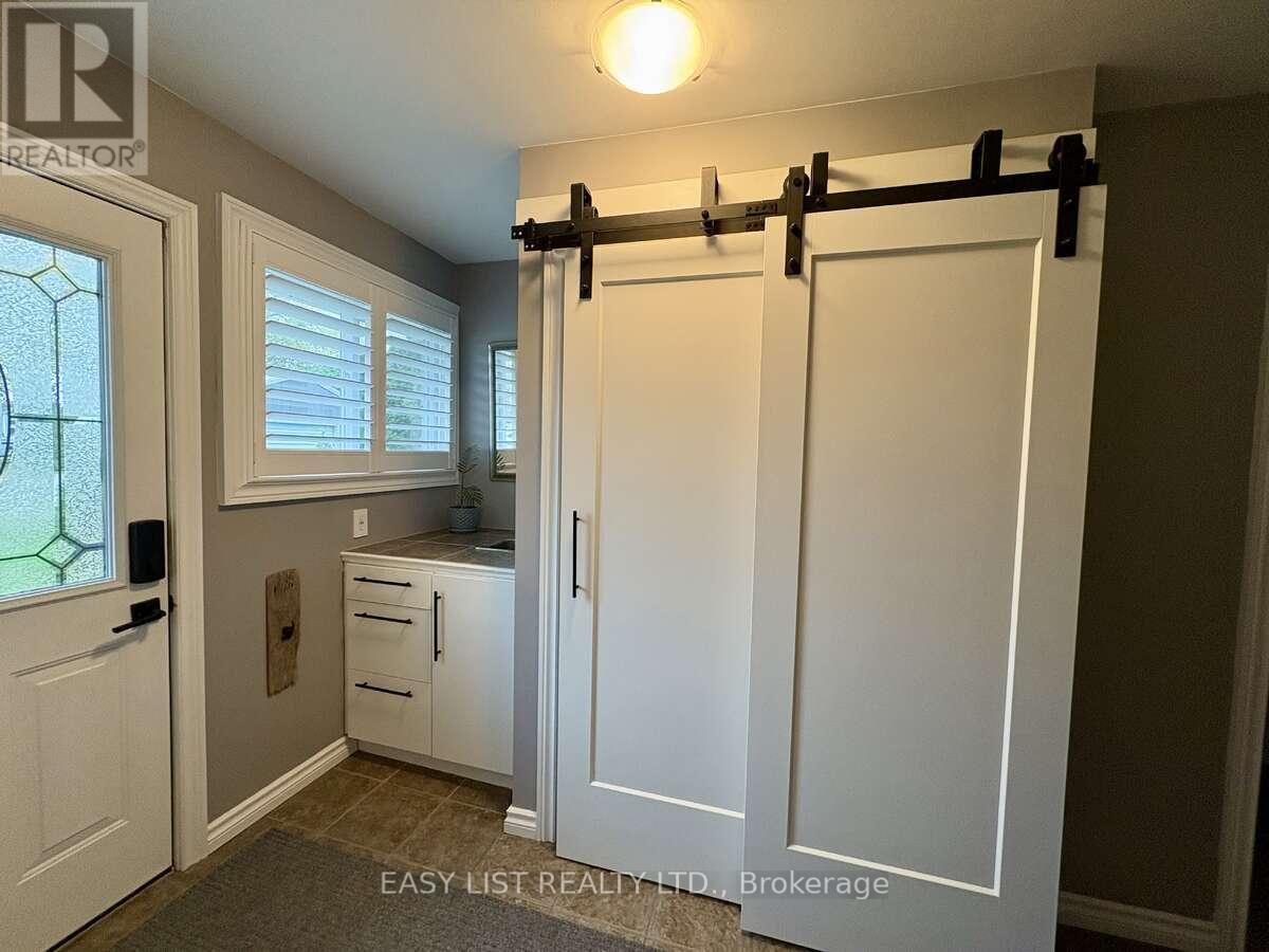 767 Reaume Drive, Lakeshore, Ontario  N0P 2L0 - Photo 9 - X12458642