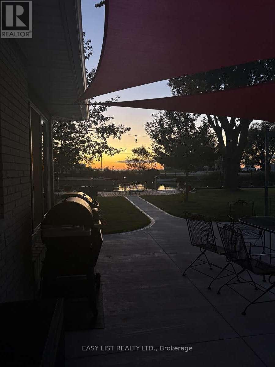 767 Reaume Drive, Lakeshore, Ontario  N0P 2L0 - Photo 6 - X12458642