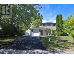 436 ARNHEM DRIVE, Oshawa, Ontario