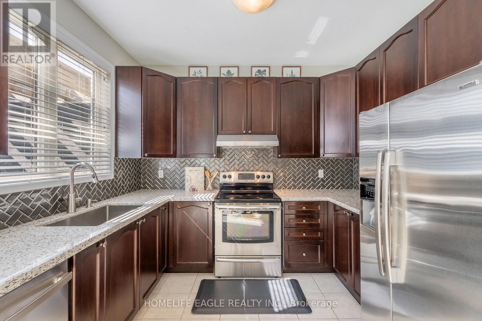 91 Eclipse Place, Oshawa, Ontario  L1L 0B6 - Photo 11 - E12469939