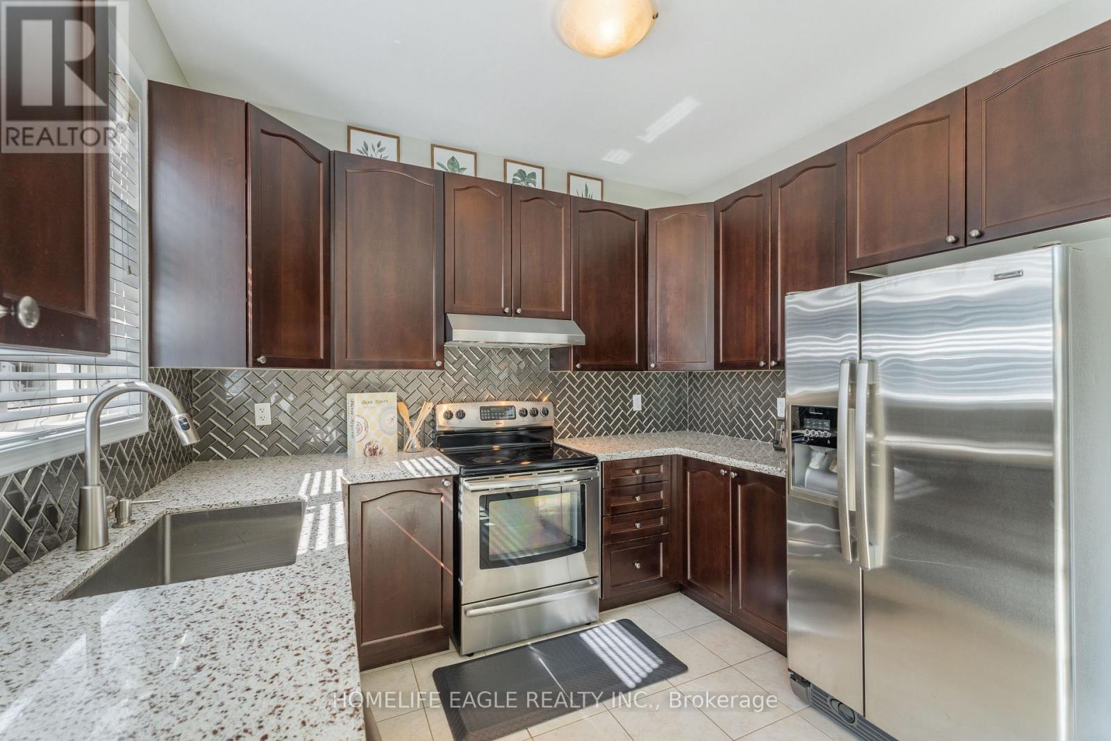 91 Eclipse Place, Oshawa, Ontario  L1L 0B6 - Photo 13 - E12469939
