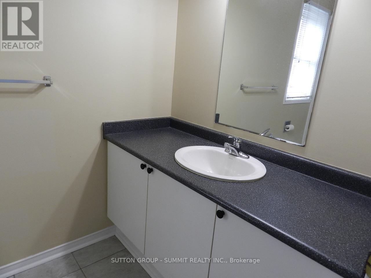 20 Dehart Drive, Whitby, Ontario  L1R 1W5 - Photo 8 - E12469955