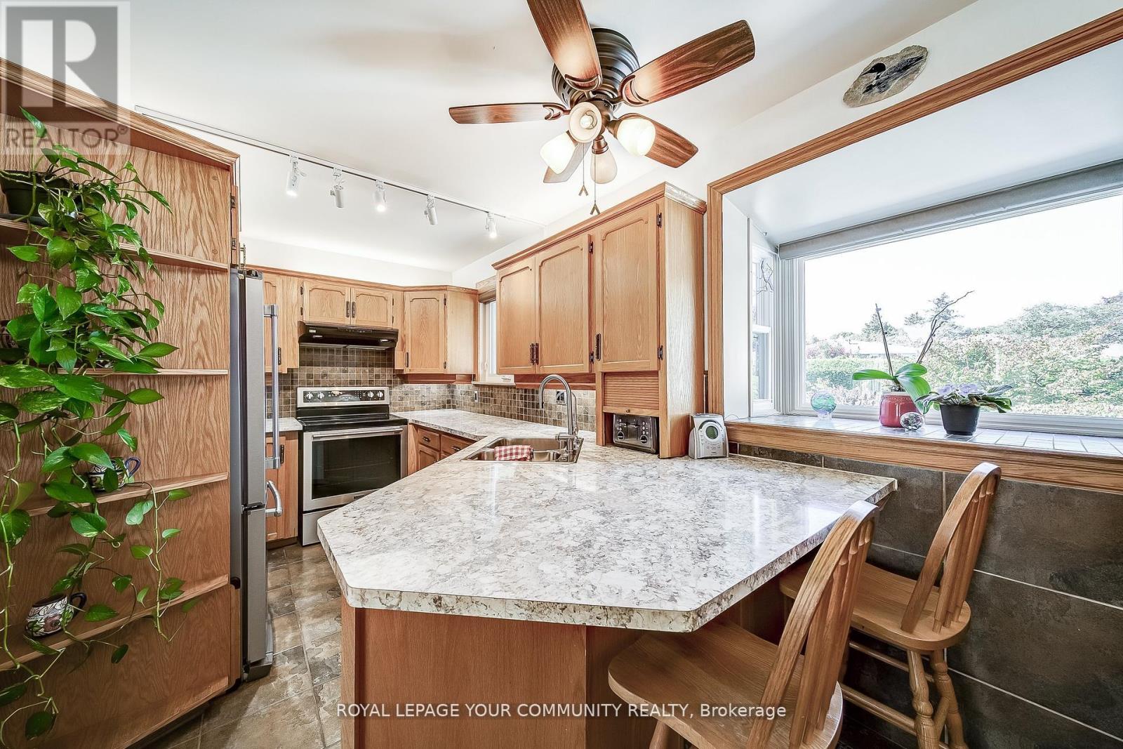 36 Devins Drive, Aurora, Ontario  L4G 2Z1 - Photo 14 - N12469927