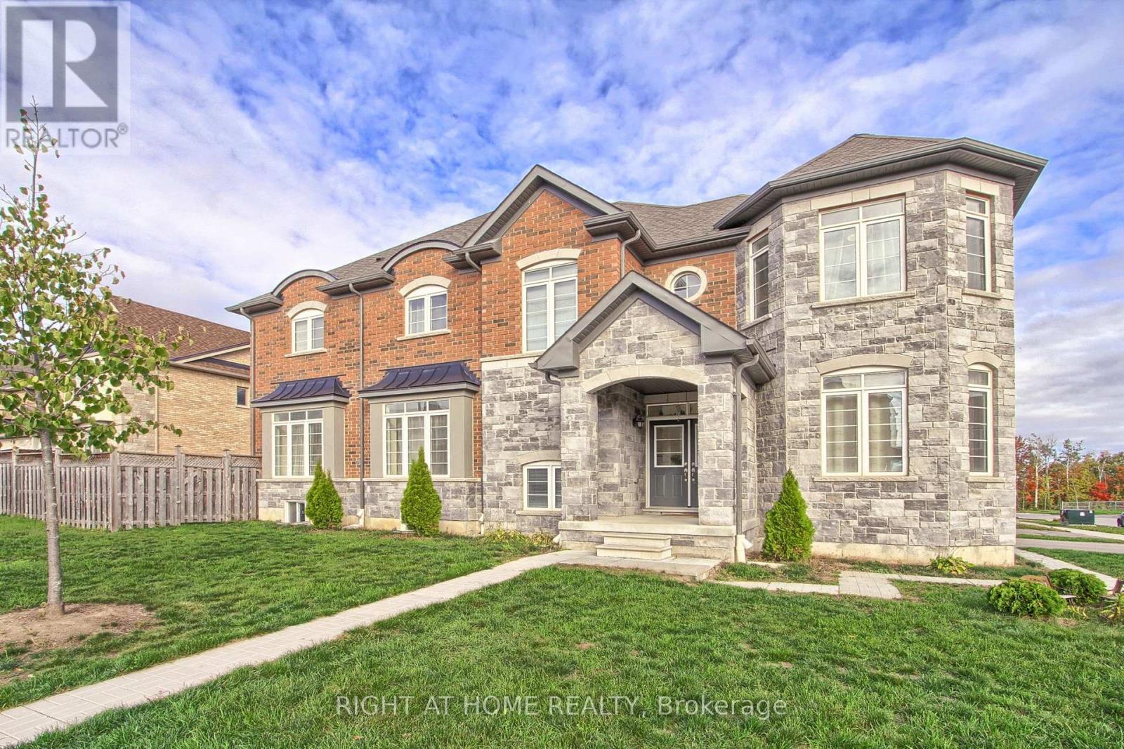 2236 LOZENBY STREET, Innisfil, Ontario