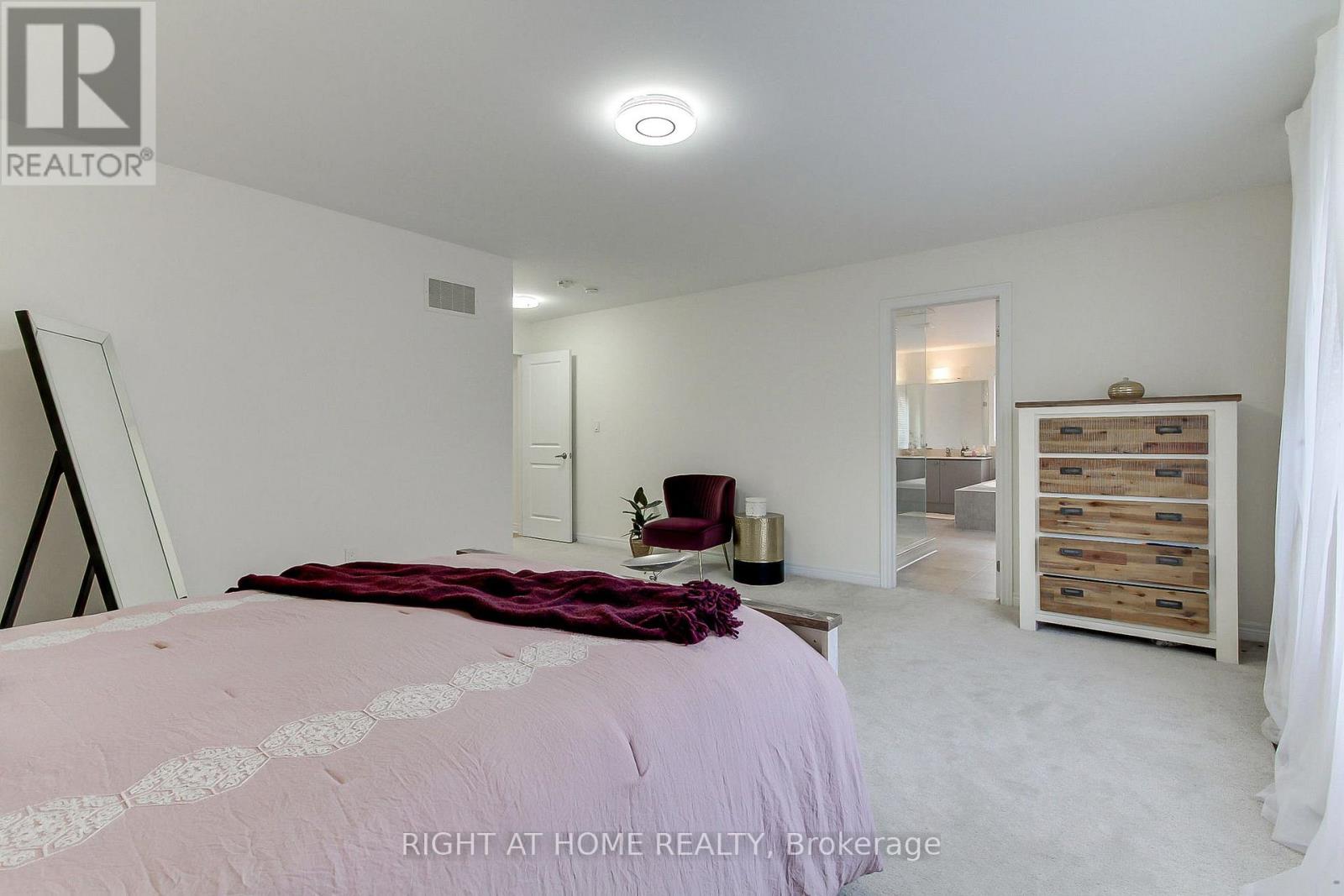 2236 Lozenby Street, Innisfil, Ontario  L9S 0M8 - Photo 22 - N12469953
