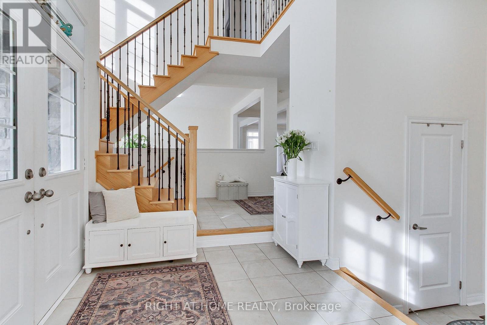 2236 Lozenby Street, Innisfil, Ontario  L9S 0M8 - Photo 5 - N12469953