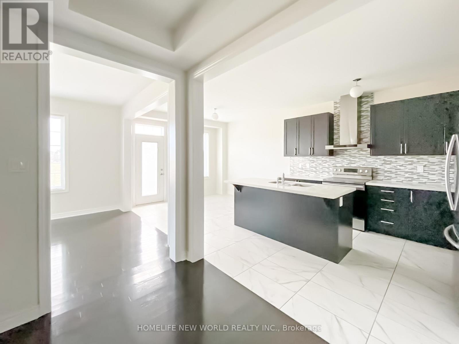 77 Brookfam Street, Richmond Hill, Ontario  L4S 0H9 - Photo 9 - N12469962