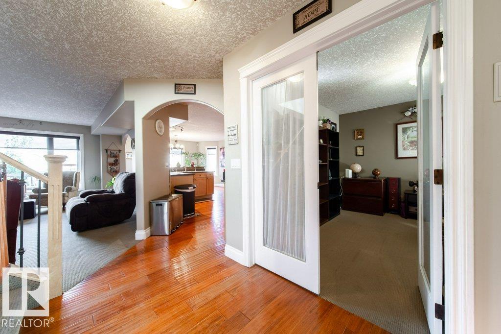 6040 166 Av Nw, Edmonton, Alberta  T5Y 0A8 - Photo 4 - E4462669