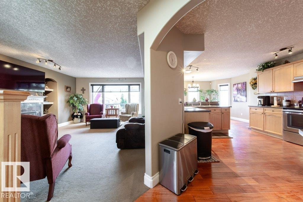 6040 166 Av Nw, Edmonton, Alberta  T5Y 0A8 - Photo 7 - E4462669