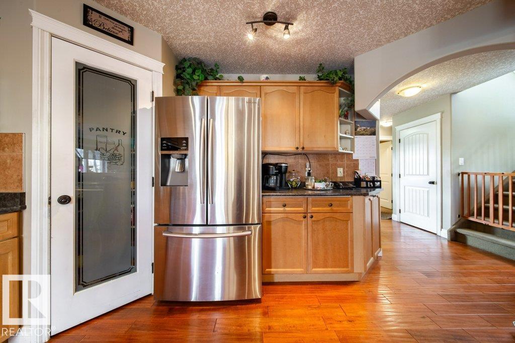 6040 166 Av Nw, Edmonton, Alberta  T5Y 0A8 - Photo 9 - E4462669