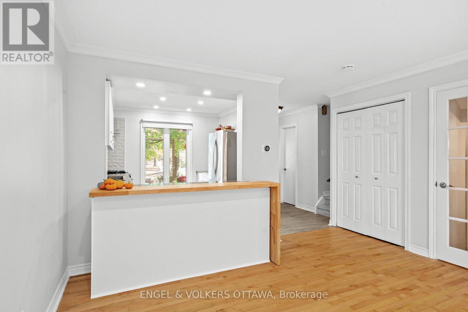 1540 Mimosa Avenue, Ottawa, Ontario  K1G 4C9 - Photo 11 - X12469980
