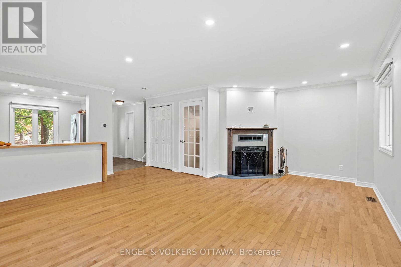 1540 Mimosa Avenue, Ottawa, Ontario  K1G 4C9 - Photo 14 - X12469980