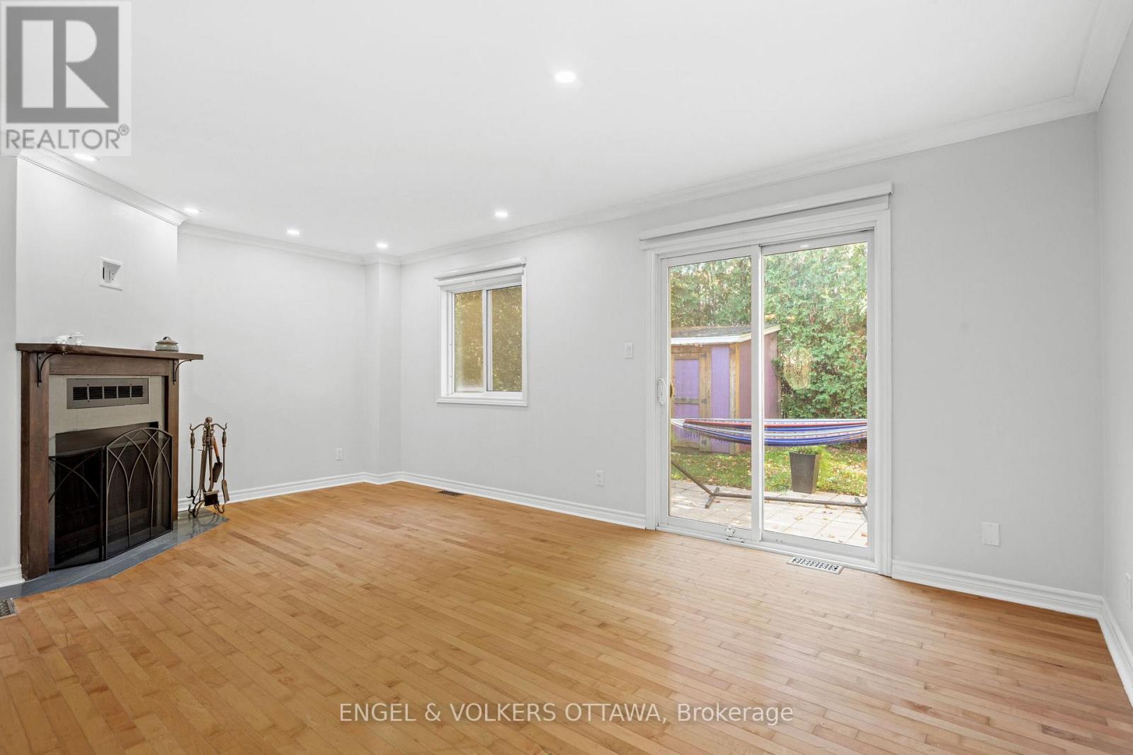 1540 Mimosa Avenue, Ottawa, Ontario  K1G 4C9 - Photo 15 - X12469980