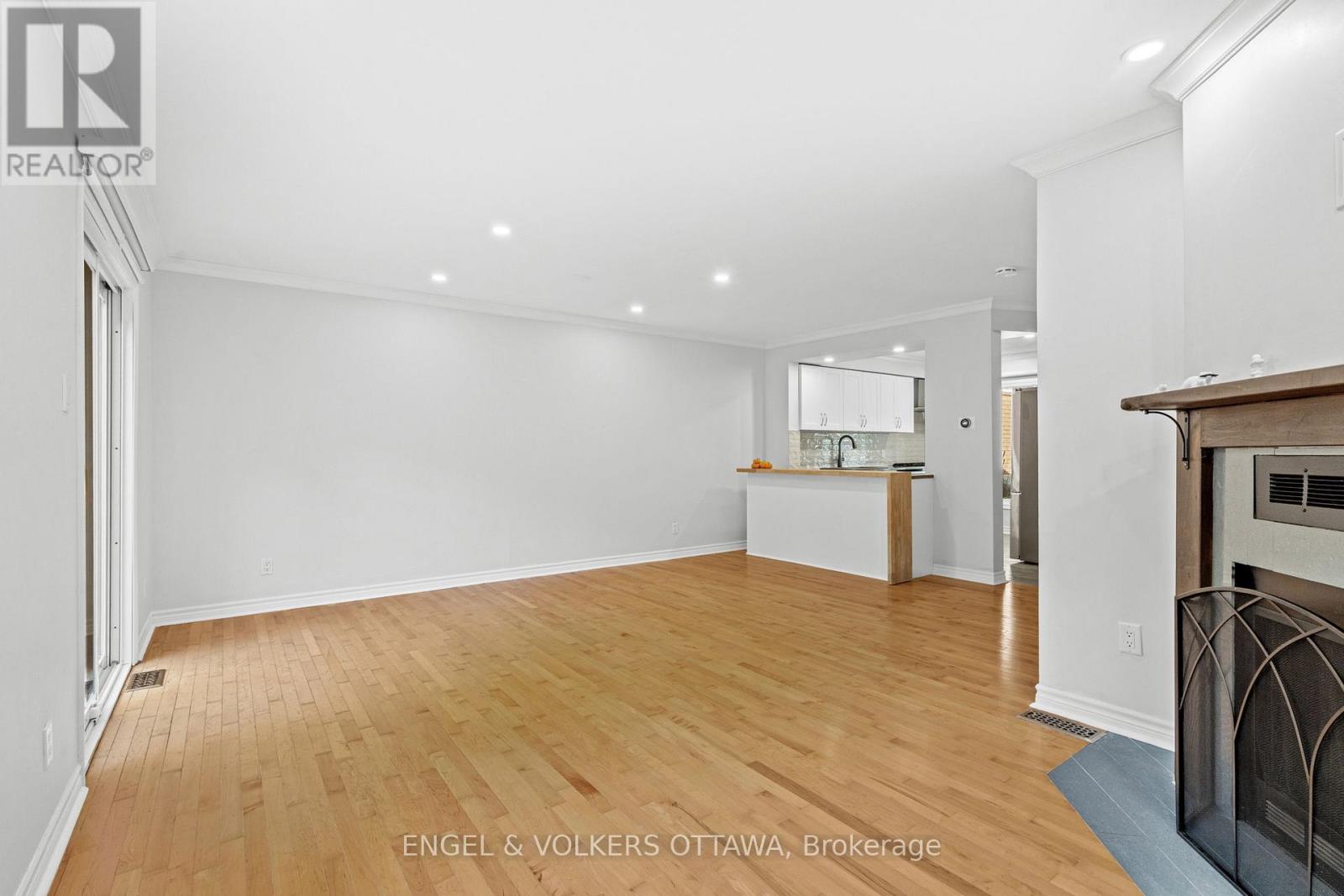 1540 Mimosa Avenue, Ottawa, Ontario  K1G 4C9 - Photo 16 - X12469980