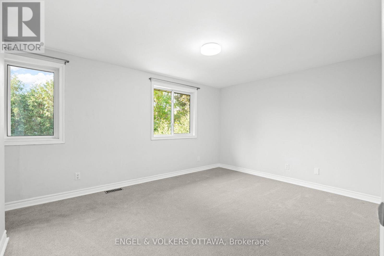 1540 Mimosa Avenue, Ottawa, Ontario  K1G 4C9 - Photo 19 - X12469980
