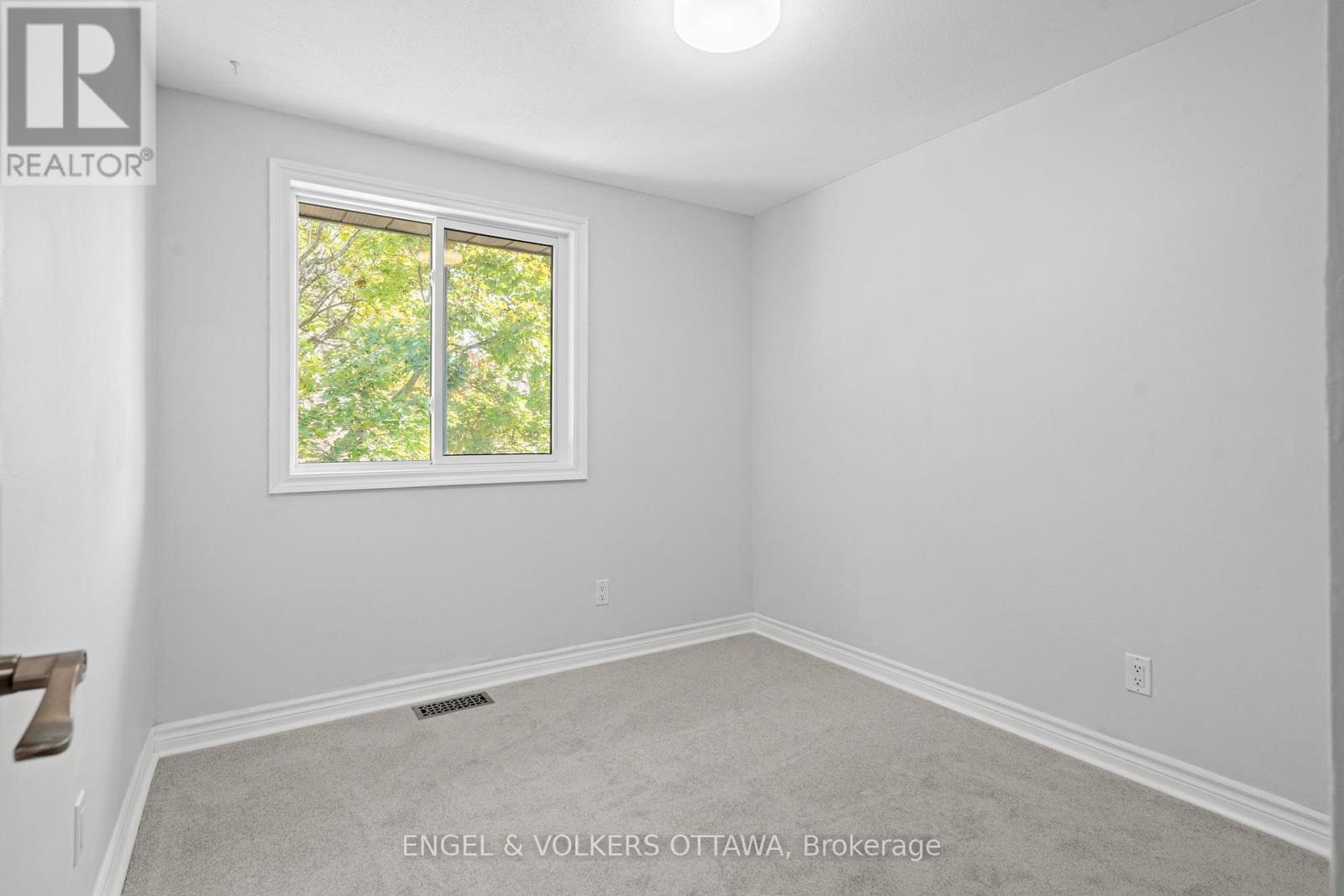 1540 Mimosa Avenue, Ottawa, Ontario  K1G 4C9 - Photo 23 - X12469980