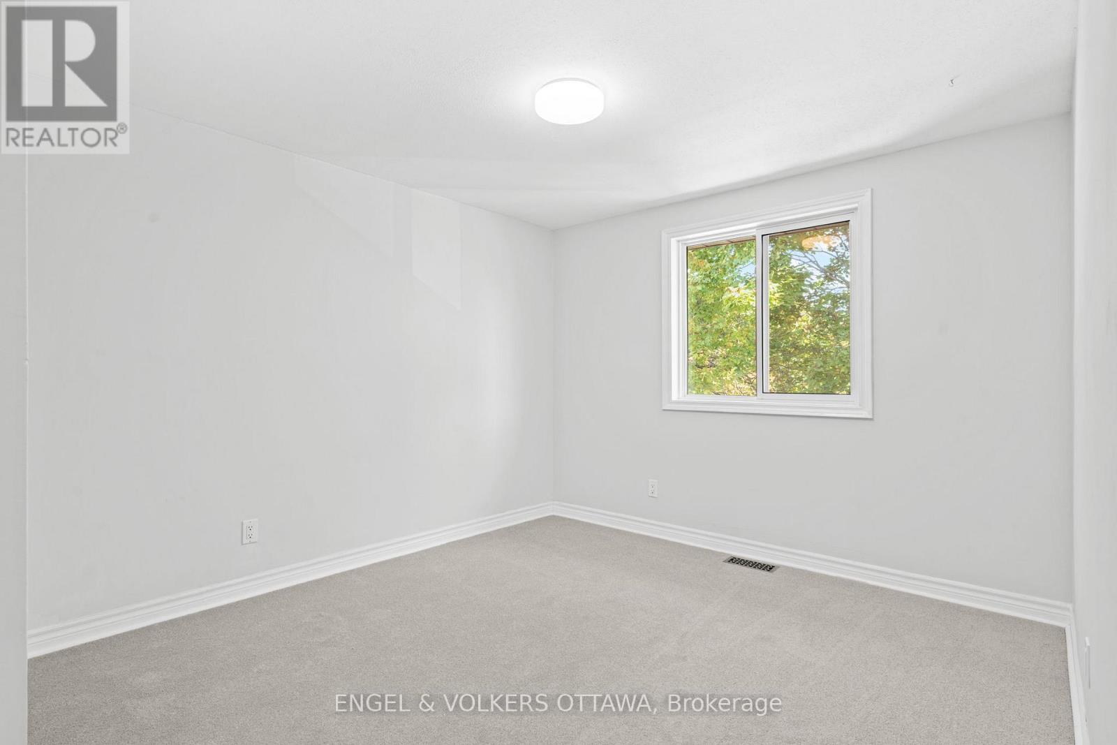 1540 Mimosa Avenue, Ottawa, Ontario  K1G 4C9 - Photo 25 - X12469980