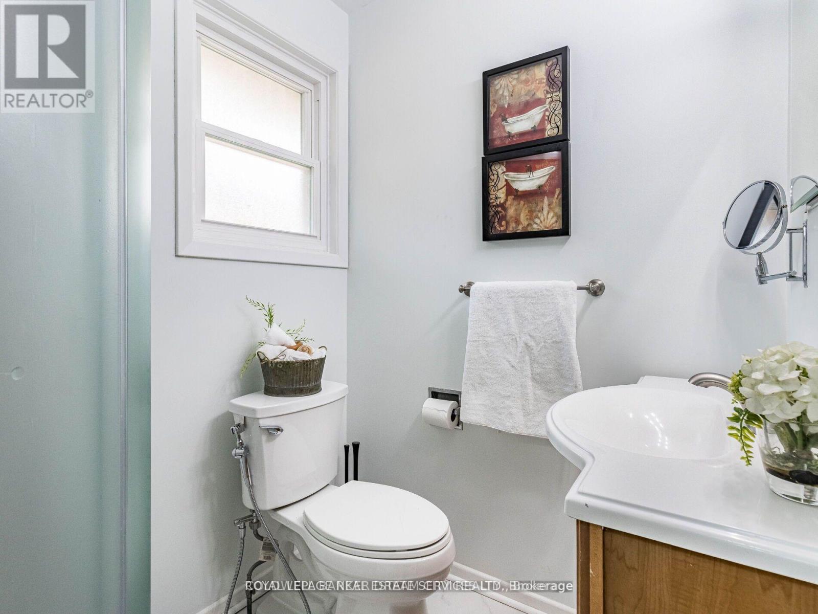 Upper - 231 Elizabeth Street S, Brampton, Ontario  L6Y 1S2 - Photo 10 - W12465912