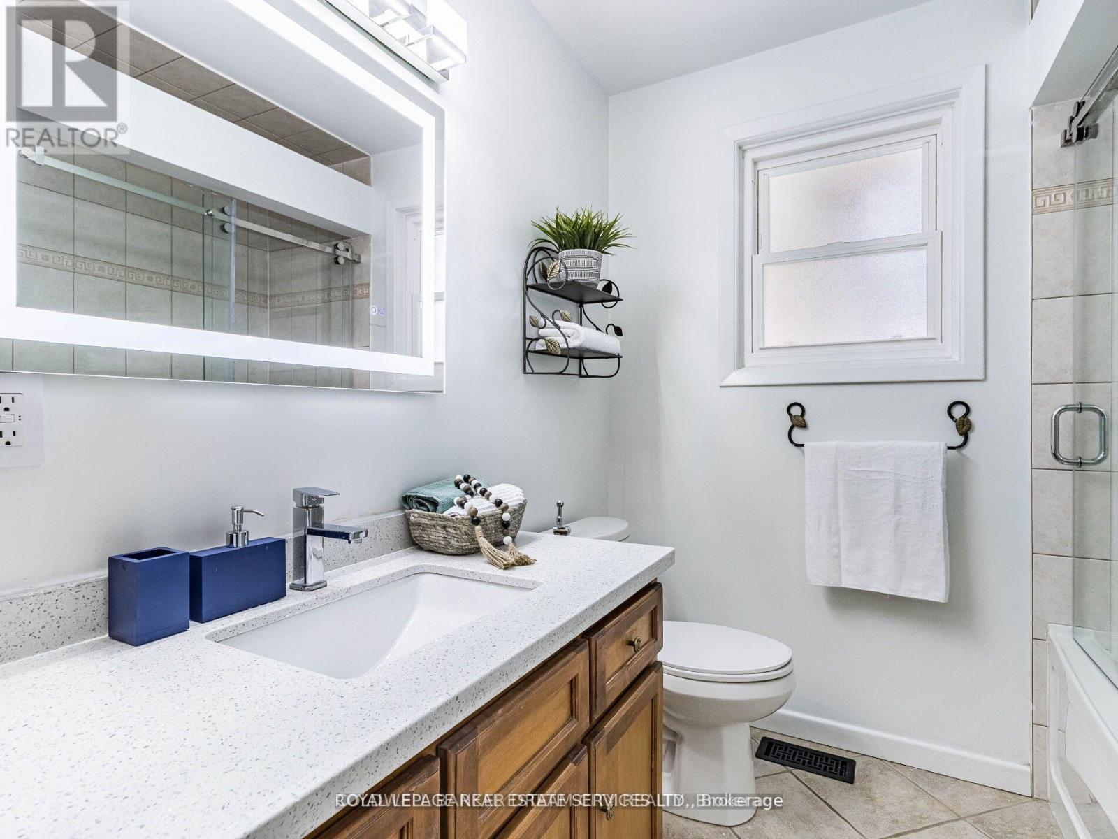 Upper - 231 Elizabeth Street S, Brampton, Ontario  L6Y 1S2 - Photo 11 - W12465912