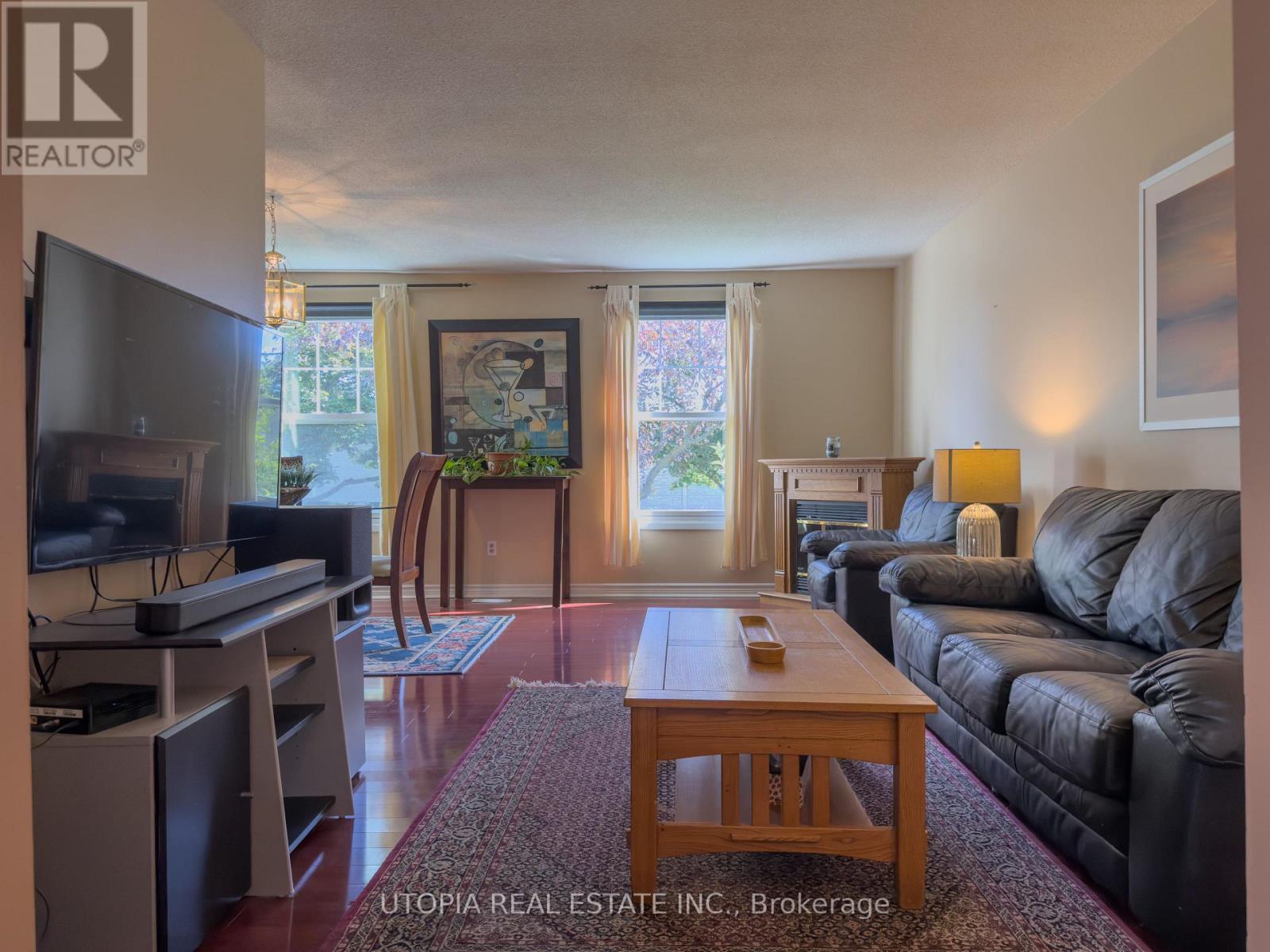 165 North Service Road E, Oakville, Ontario  L6H 1A4 - Photo 14 - W12469920