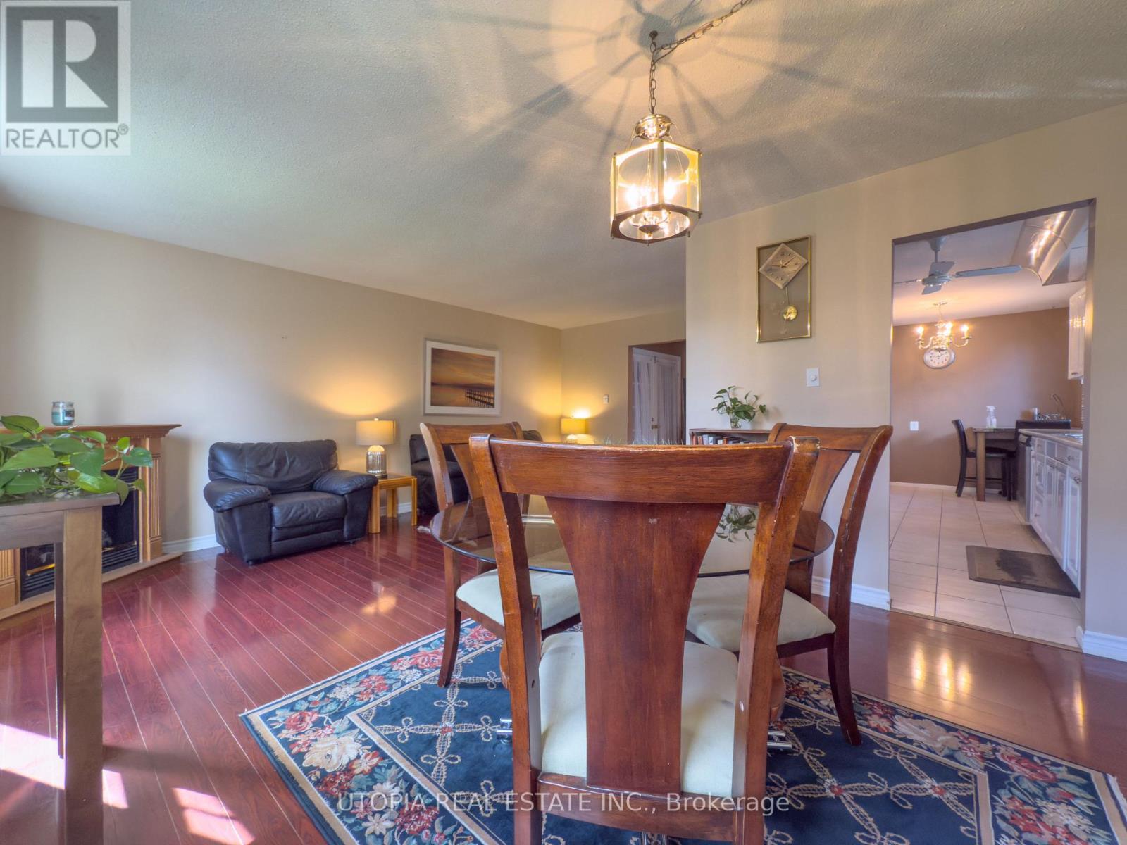165 North Service Road E, Oakville, Ontario  L6H 1A4 - Photo 16 - W12469920