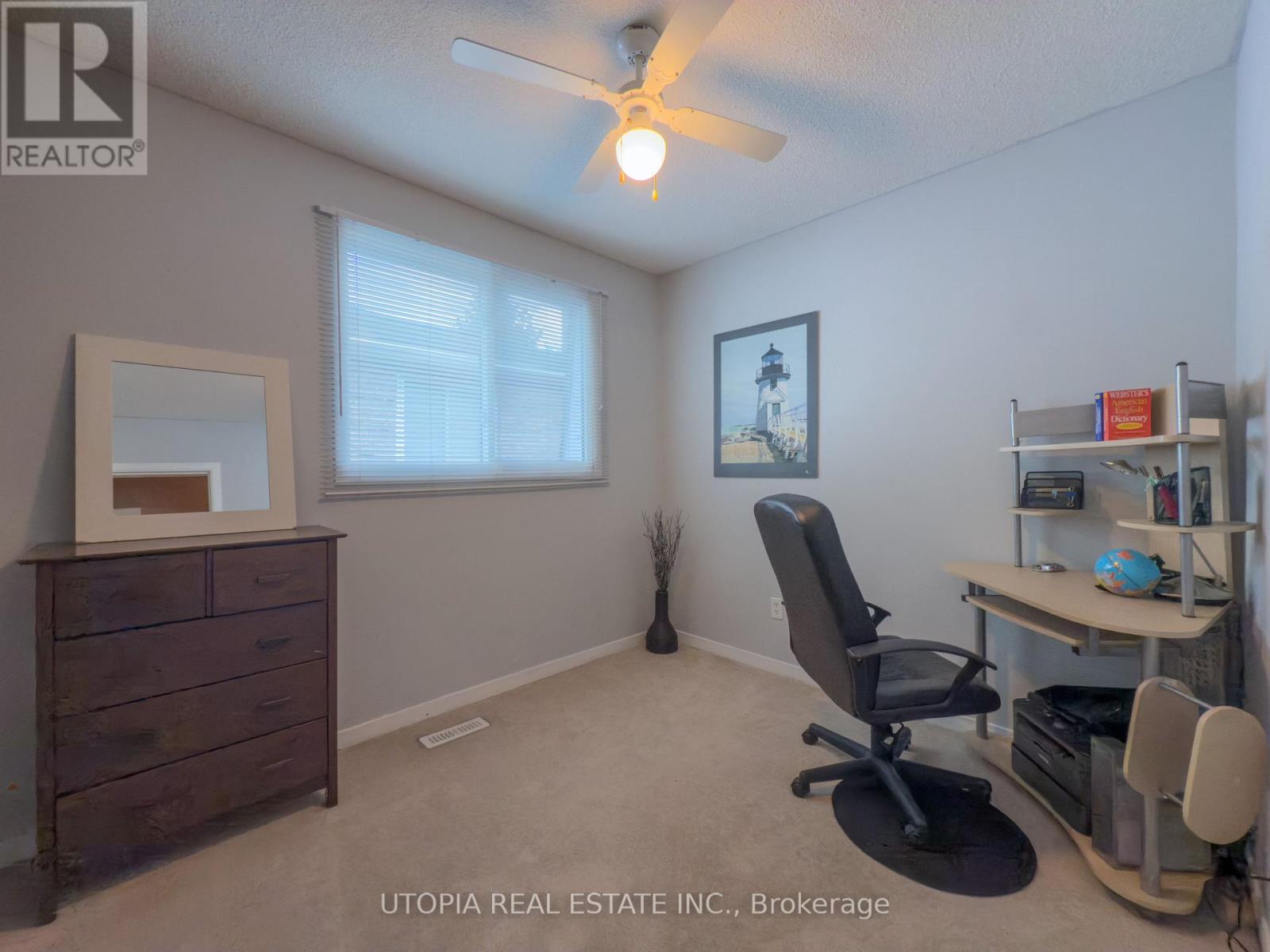 165 North Service Road E, Oakville, Ontario  L6H 1A4 - Photo 28 - W12469920