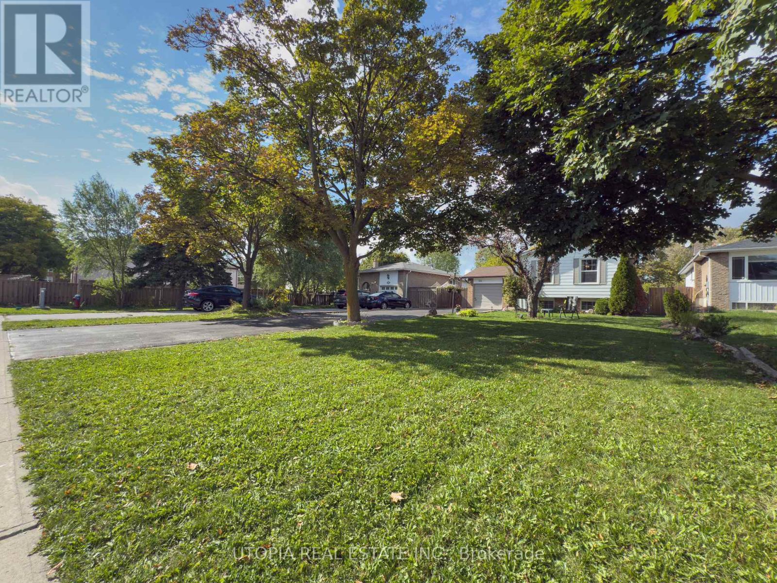 165 North Service Road E, Oakville, Ontario  L6H 1A4 - Photo 3 - W12469920