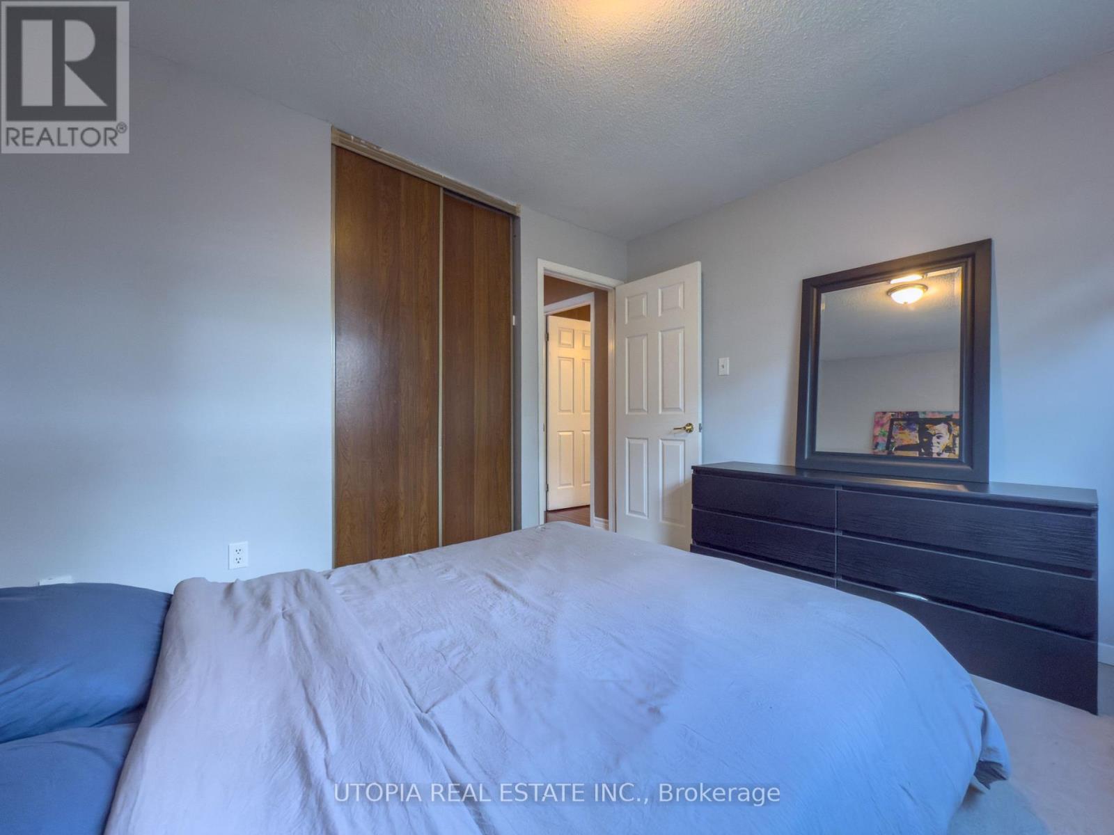 165 North Service Road E, Oakville, Ontario  L6H 1A4 - Photo 31 - W12469920