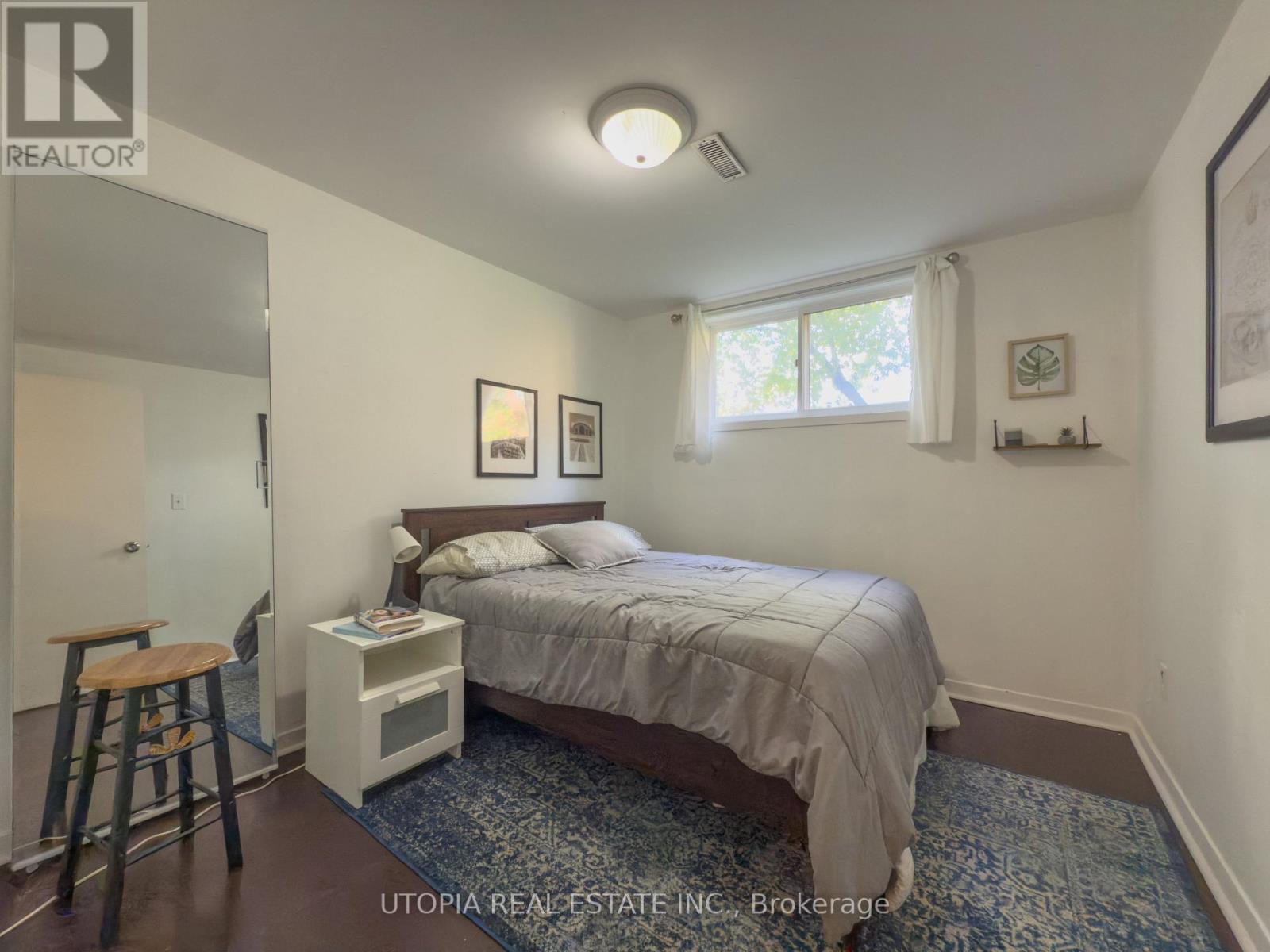 165 North Service Road E, Oakville, Ontario  L6H 1A4 - Photo 35 - W12469920