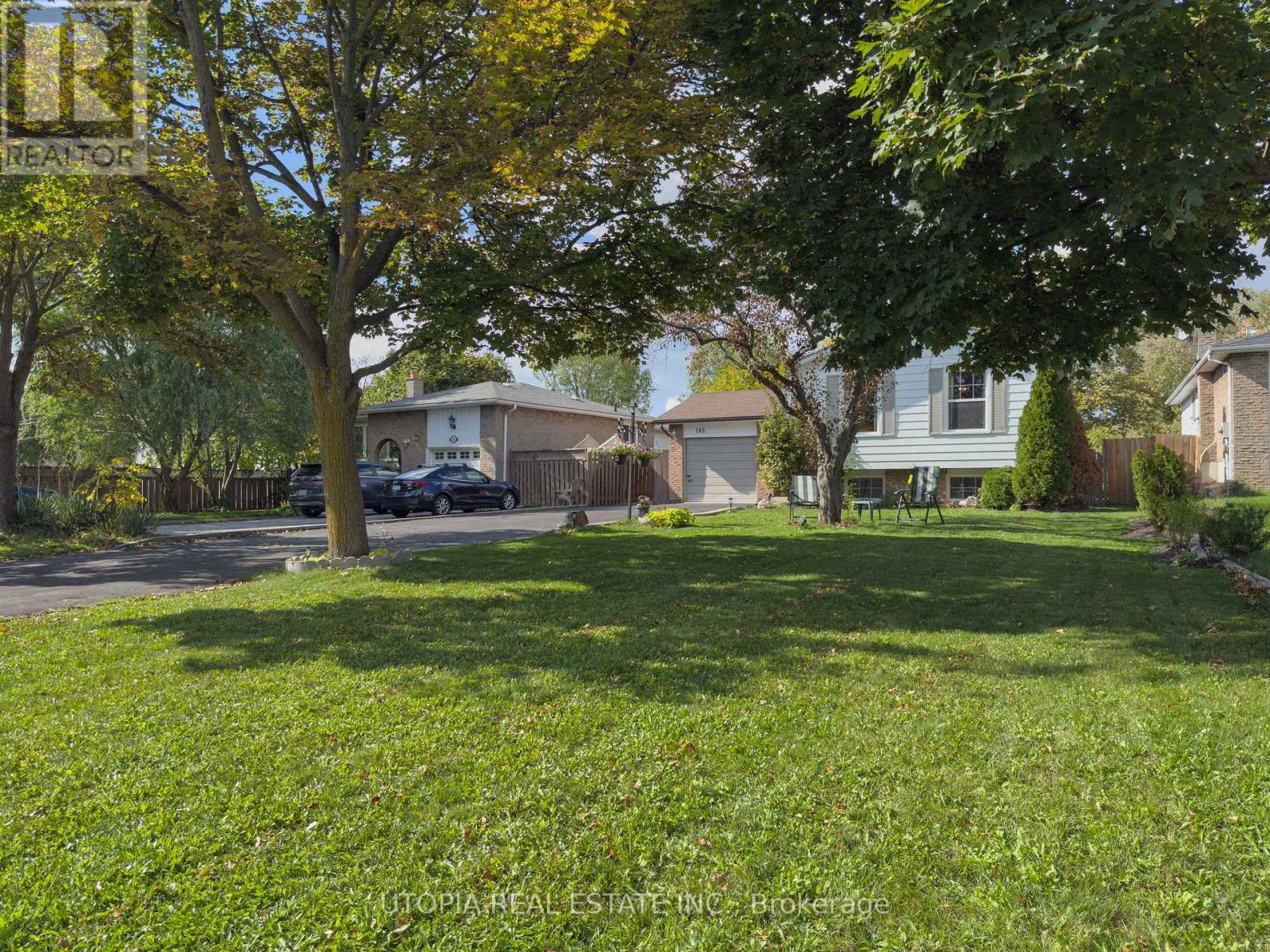 165 North Service Road E, Oakville, Ontario  L6H 1A4 - Photo 4 - W12469920